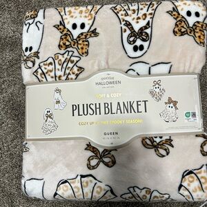 Envogue Halloween Plush Blanket - Cream and Black